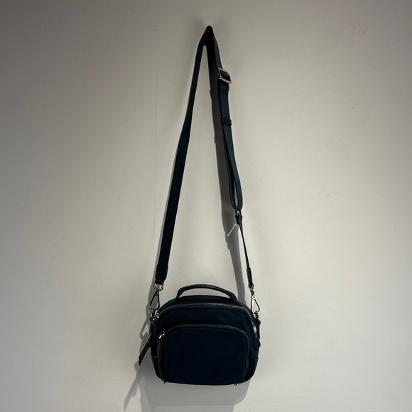 For Kinla - Quince Revive Camera Bag in Deep Teal - Picture 2 of 6